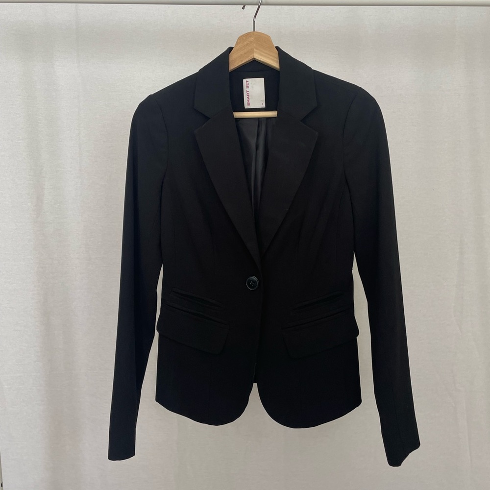 Smart Set Women's Black Blazer. Button-up and Long Sleeves. Size 0. - Picture 4 of 12